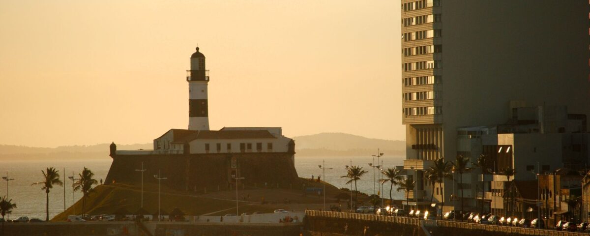 Morar na Barra: Guia Completo do Bairro em Salvador