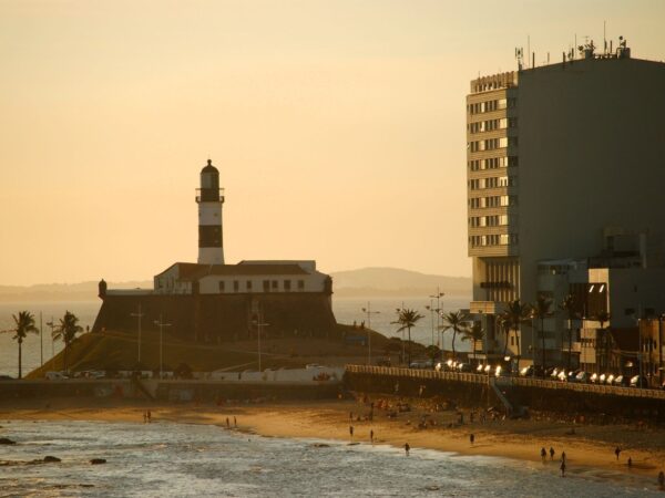 Morar na Barra: Guia Completo do Bairro em Salvador