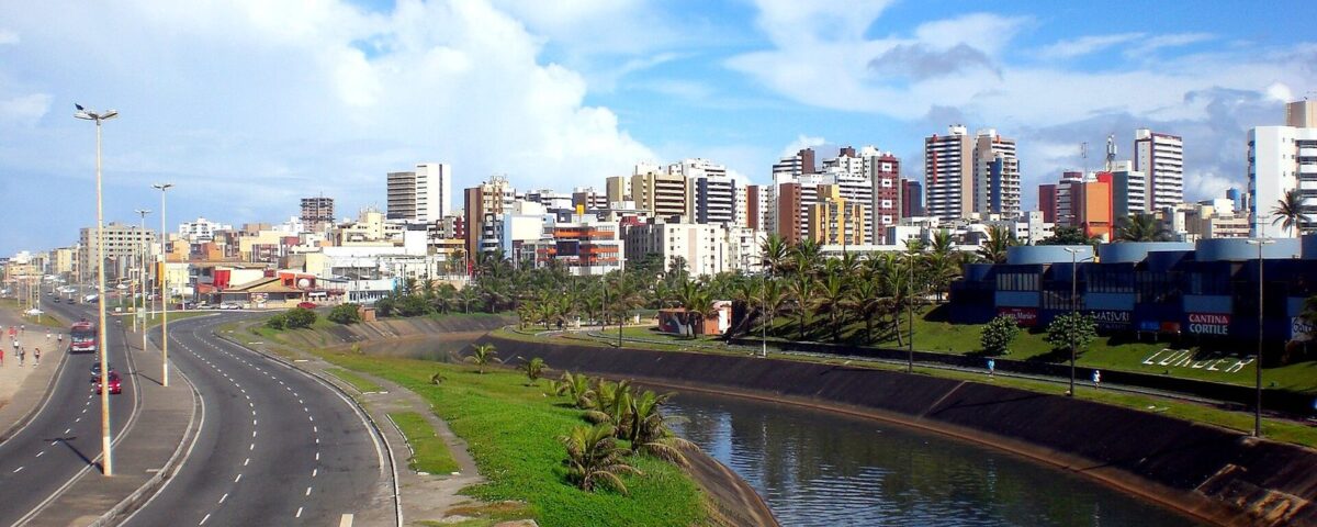 Morar no Costa Azul: Guia Completo do Bairro em Salvador