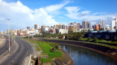 Morar no Costa Azul: Guia Completo do Bairro em Salvador